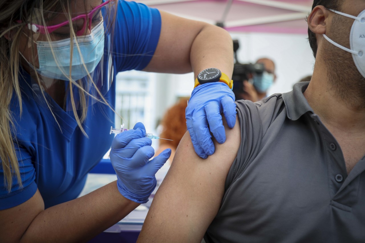 SAN JUAN (CyberNews) – La Coalición Científica de Puerto Rico nombrada por el gobernador, Pedro Pierluisi, presentó el martes, resultados de un análisis, llevado a cabo en colaboración con el Departamento de Salud, sobre la efectividad de las diferentes vacunas en Puerto Rico para combatir el COVID-19.