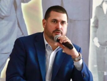 El presidente de la Comisión de Vivienda y Desarrollo Urbano de la Cámara de Representantes, Ángel ‘Tito’ Fourquet alerta sobre posible perdida de fondos federales por pandemia.